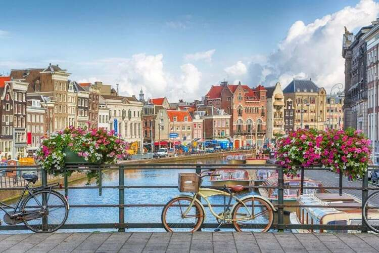 10. Amsterdam, Hollanda