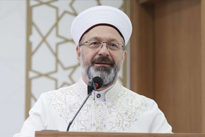 Diyanet İşleri Başkanı Erbaş, Arafat'ta vakfe duası yaptırdı