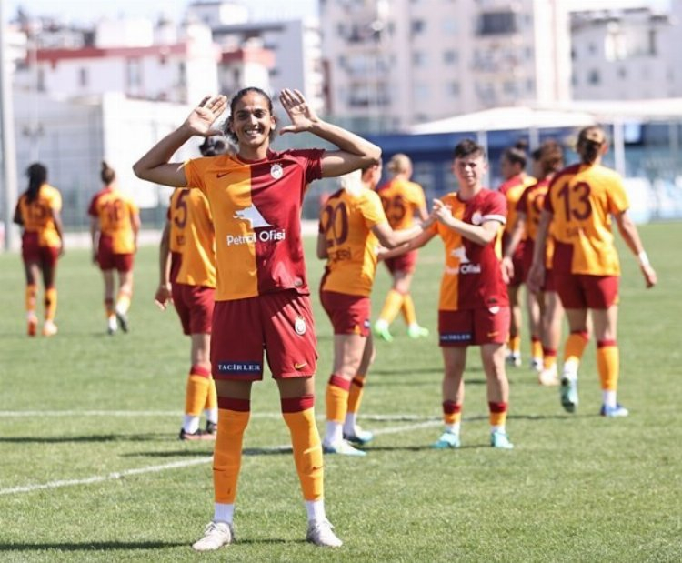 Galatasaray Petrol Ofisi, son haftaya lider girdi - Yeni Dönem Gazetesi