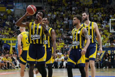 Fenerbahçe sezonu çifte kupayla kapattı