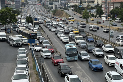 Trafikte tatil yoğunluğu başladı