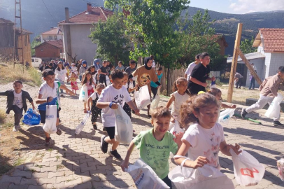 Bursa'da çocuklar, bayram coşkusunu adak geleneğiyle yaşadı