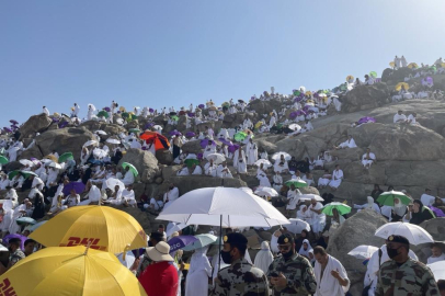 Hicri 1445 yılının hacıları Arafat'ta toplandı