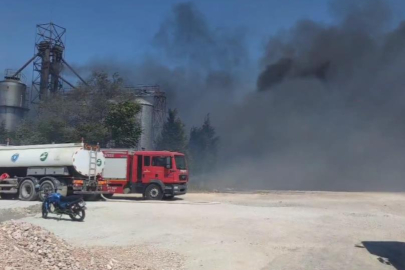 Bursa'da geri dönüşüm deposunda korkunç yangın