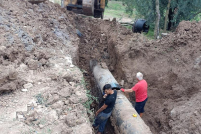 Boruların patlaması, çiftçiyi susuz bıraktı