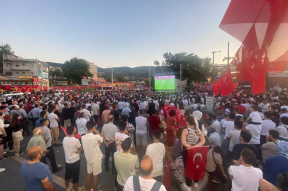 Bursa'da milli heyecan meydanlarda yaşanacak