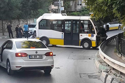 Bursa'da kaza yapan minibüs şoförü yaralandı