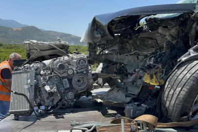 Bursa'da feci kazada araç hurdaya döndü: 1 ölü