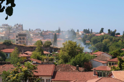 Kaleiçi’nde yoğun duman itfaiyeyi alarma geçirdi