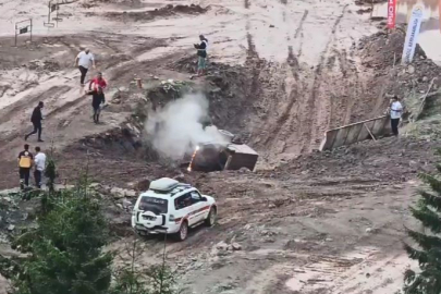 Off-Road yarışlarında devrilen araç yarışlara veda etti