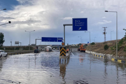 Ankara-Konya karayolu ulaşıma kapandı