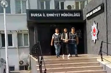 Bursa'da aranan suç makinesi, sevgilisinin evinde çıktı