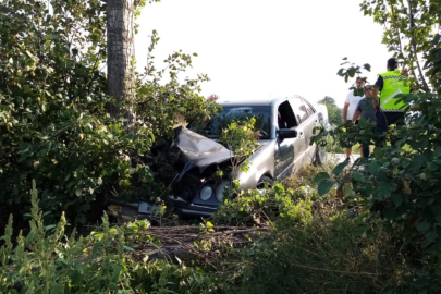 Bursa’da otomobil ağaçlara çarptı: 2 yaralı