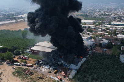 Bursa'daki yangın çevredeki 3 fabrikaya da sıçradı