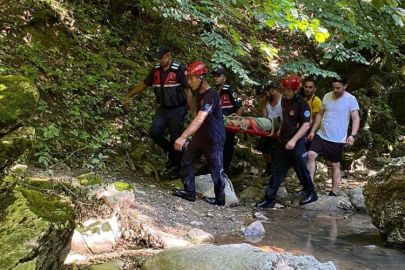 Bursa'da fotoğraf çekilirken kayalıklardan düştü