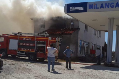 Çatı yangını büyümeden söndürüldü