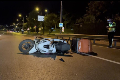 Bursa'da kontrolden çıkan motokurye bariyerlere girdi: 1 ölü