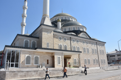 Niltim Kevser Camii ibadete açıldı