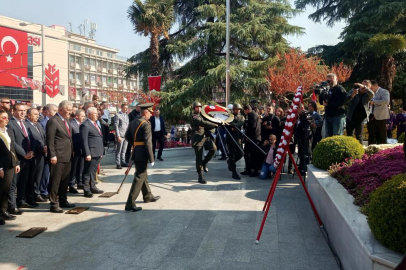 Bursa’da Cumhuriyetin 101. Yılı çelenk töreniyle kutlandı