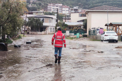 Gemlik'te sağanak taşkınına Başkan müdahalesi