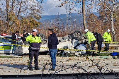 Bursa'da takla atan kamyonet 2 kişiye mezar oldu