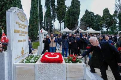 Milli şair Mehmet Akif Ersoy mezarı başında anıldı