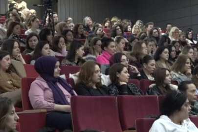 Mudanya Üniversitesi’nde "yeni dünyada çocuk olmak" semineri