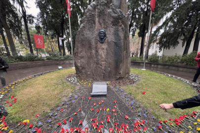 Zübeyde Hanım vefatının 102. yılında mezarı başında anıldı