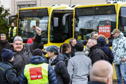 Almanya’da toplu taşıma çalışanları greve gitti