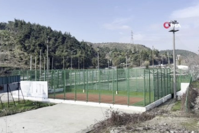 Bursa'da halı saha maçından çıkan 3 arkadaşa kamyonet çarptı